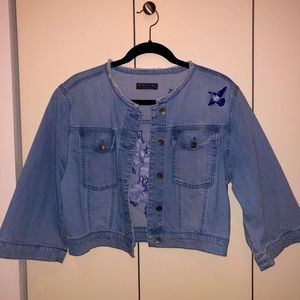 Denim jacket with flower embroidery
